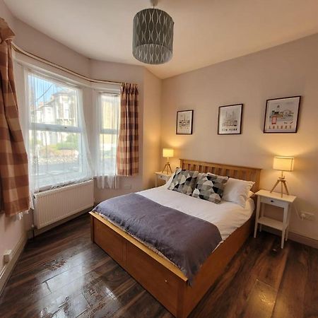 43 Kimberly Road Apartment London Eksteriør bilde