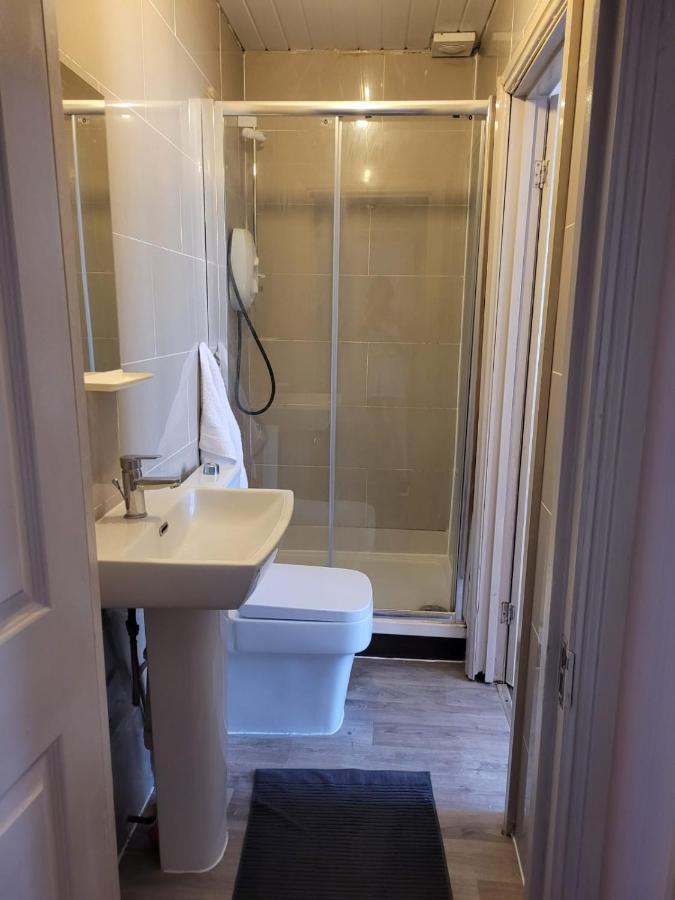 43 Kimberly Road Apartment London Eksteriør bilde