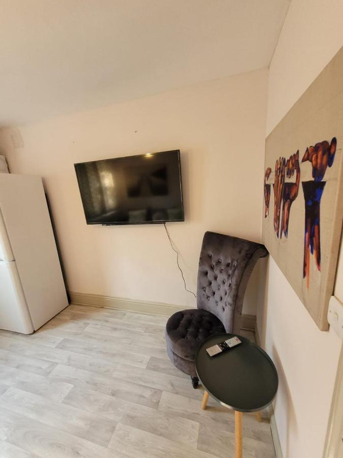 43 Kimberly Road Apartment London Eksteriør bilde