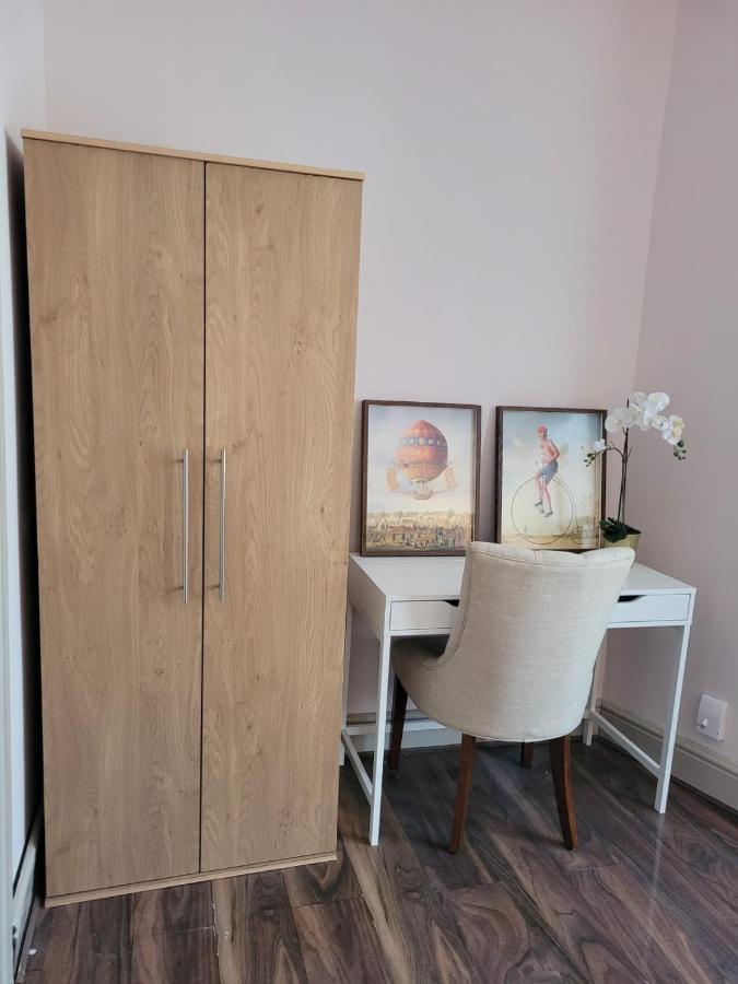 43 Kimberly Road Apartment London Eksteriør bilde