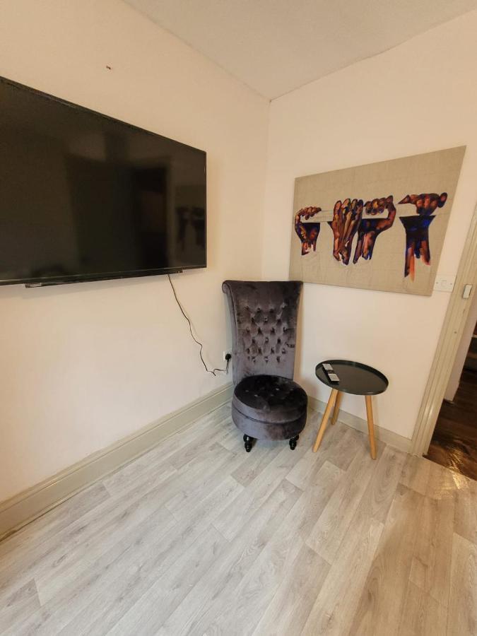43 Kimberly Road Apartment London Eksteriør bilde