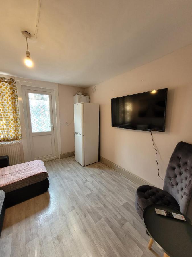 43 Kimberly Road Apartment London Eksteriør bilde